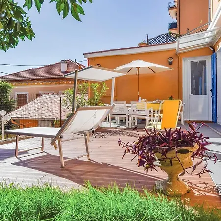 Hébergement de vacances Two-bedroom Holiday In Imperia